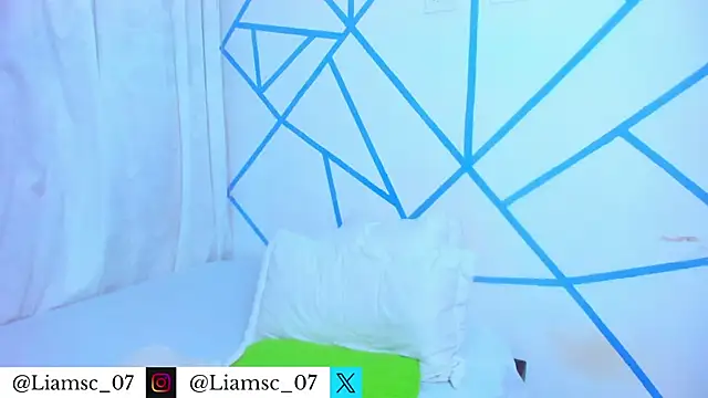 liam scott77 online show from December 18, 8:59 pm