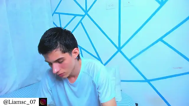 liam scott77 online show from February 6, 1:21 am