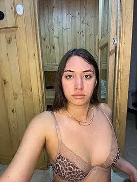 Snapshot of Barbielatinas chatting on March 10, 11:10 pm Barbielatinas online show from March 10, 11:10 pm