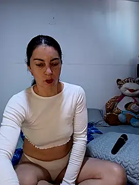 renata hot1 online show from February 25, 7:45 pm