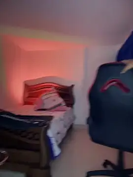 Snapshot of cristina1800 chatting on March 19, 5:41 am cristina1800 online show from March 19, 5:41 am