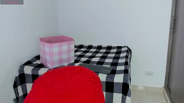 Snapshot of Natasha_su_ chatting on January 16, 11:59 pm Natasha su online show from January 16, 11:59 pm