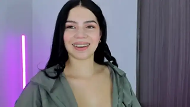 Snapshot of Natasha_su_ chatting on October 26, 1:00 am Natasha su online show from October 26, 1:00 am