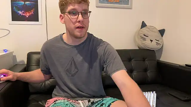 BlueEyedTallGuy94 online show from December 23, 2:13 am