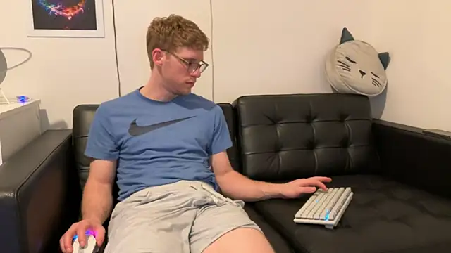 BlueEyedTallGuy94 online show from December 25, 5:26 am