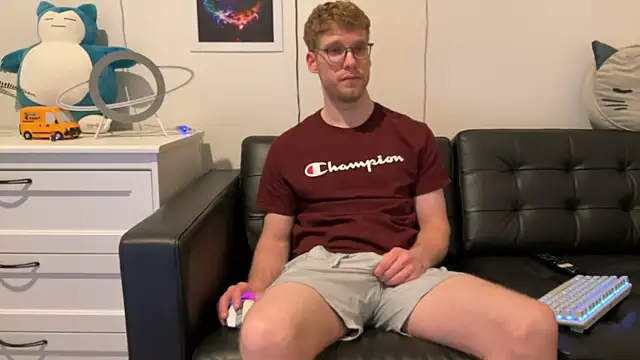 BlueEyedTallGuy94 online show from January 8, 1:42 am