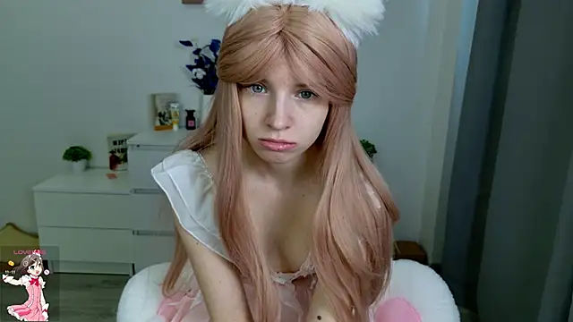 b4by LoL1 online show from March 6, 8:19 am