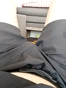 Snapshot of Grig1982 chatting on September 11, 2:06 pm Grig1982 online show from September 11, 2:06 pm