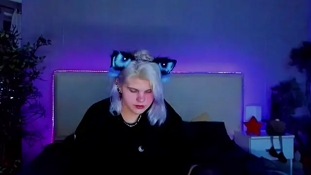 JoannLowe online show from January 11, 11:46 pm