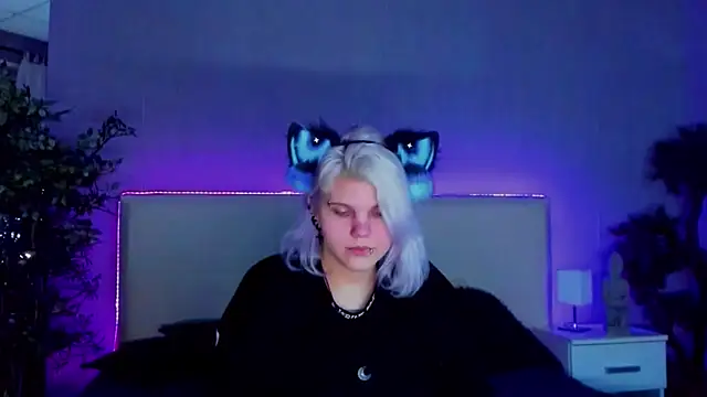 JoannLowe online show from January 12, 8:47 pm