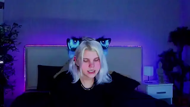 JoannLowe online show from January 23, 12:14 am