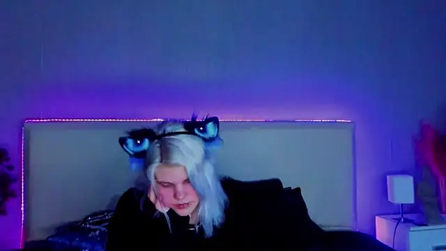 JoannLowe online show from February 14, 12:09 am