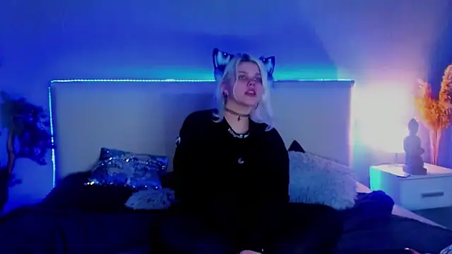 JoannLowe online show from March 21, 3:01 am