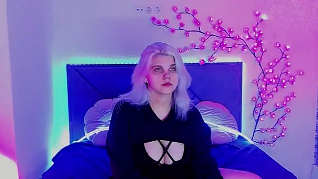 JoannLowe online show from June 15, 6:54 pm