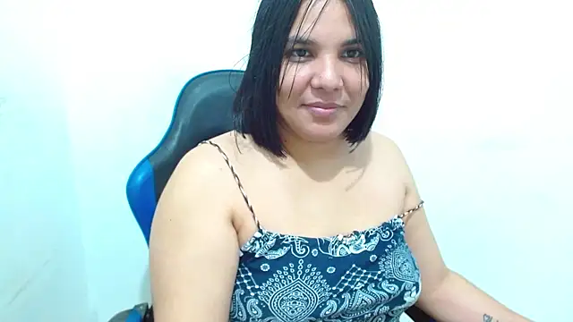 Snapshot of sinay024 chatting on May 27, 3:03 am sinay024 online show from May 27, 3:03 am