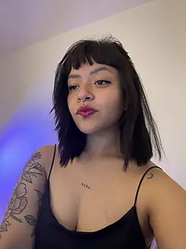 Snapshot of Ashley_Chriss chatting on March 6, 12:43 am Ashley Chriss online show from March 6, 12:43 am