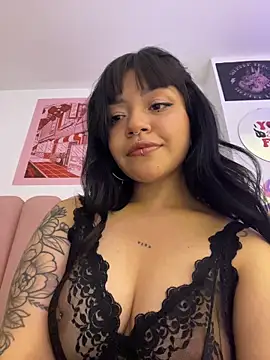 Snapshot of Ashley_Chriss chatting on December 4, 4:00 am Ashley Chriss online show from December 4, 4:00 am