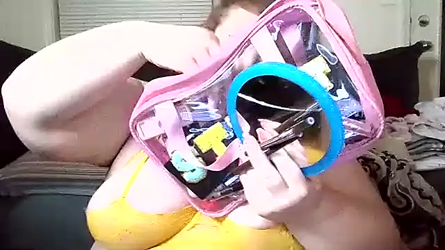 Snapshot of _GodessIsabella_97 chatting on March 6, 3:46 am GodessIsabella 97 online show from March 6, 3:46 am