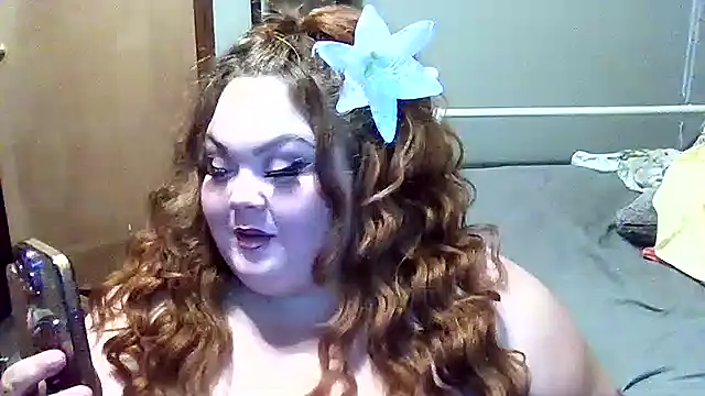 Snapshot of _GodessIsabella_97 chatting on November 6, 8:37 am GodessIsabella 97 online show from November 6, 8:37 am