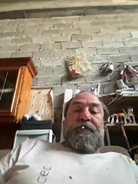 Snapshot of ros217 chatting on May 8, 2:44 pm ros217 online show from May 8, 2:44 pm