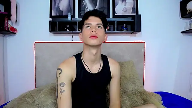 Snapshot of Tayson_Rivers chatting on December 10, 3:12 pm Tayson Rivers online show from December 10, 3:12 pm