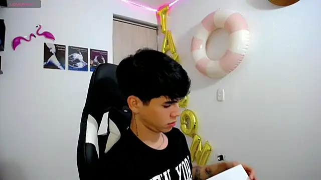 Snapshot of Tayson_Rivers chatting on September 12, 12:22 am Tayson Rivers online show from September 12, 12:22 am