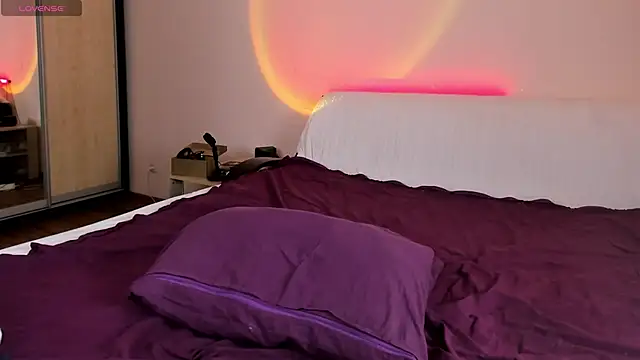 Snapshot of May_Flower chatting on March 9, 10:41 am May Flower online show from March 9, 10:41 am