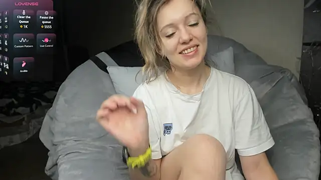 foxy blond online show from March 5, 3:29 am