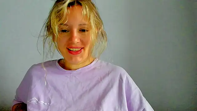 foxy blond online show from May 14, 12:39 am