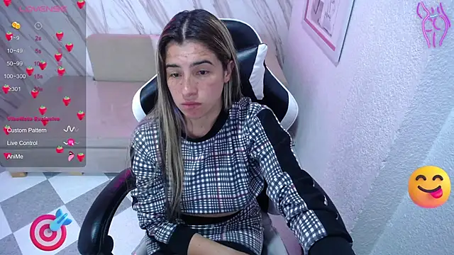 Snapshot of Valerie_b chatting on February 9, 6:11 am Valerie b online show from February 9, 6:11 am