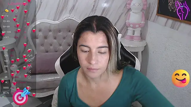 Snapshot of Valerie_b chatting on March 19, 3:09 am Valerie b online show from March 19, 3:09 am