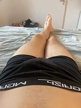 Snapshot of Nio-5 chatting on December 9, 1:45 pm Nio-5 online show from December 9, 1:45 pm