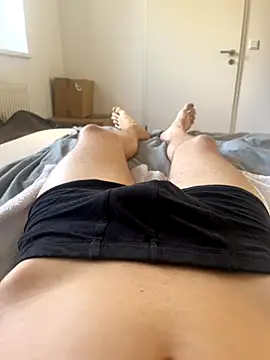 Snapshot of Nio-5 chatting on November 2, 1:02 pm Nio-5 online show from November 2, 1:02 pm