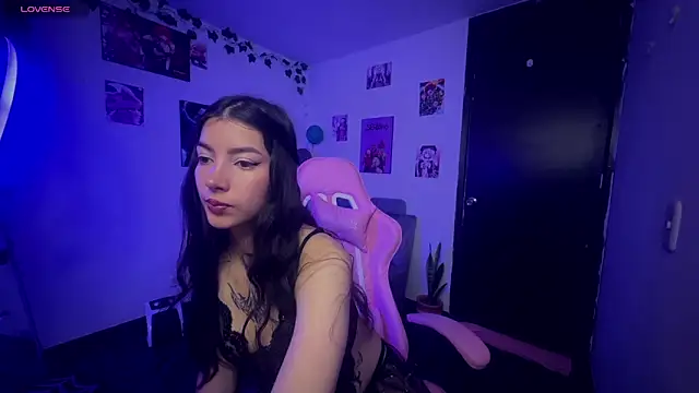 Snapshot of cami_mila9 chatting on April 19, 6:02 am cami mila9 online show from April 19, 6:02 am