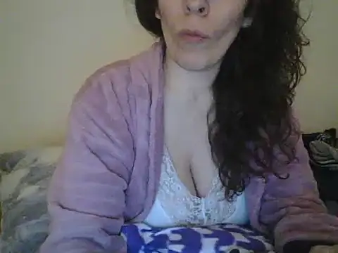 Snapshot of hairygirl80 chatting on January 20, 9:53 pm hairygirl80 online show from January 20, 9:53 pm