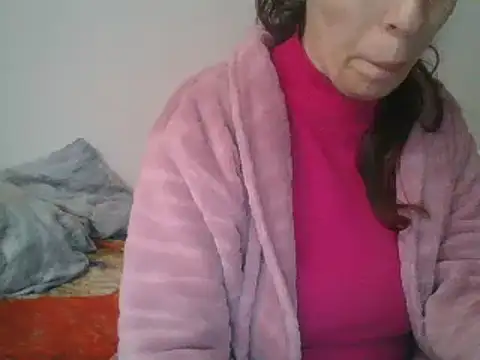 Snapshot of hairygirl80 chatting on January 27, 8:29 am hairygirl80 online show from January 27, 8:29 am