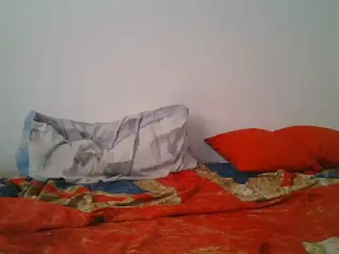 Snapshot of hairygirl80 chatting on February 6, 2:26 pm hairygirl80 online show from February 6, 2:26 pm