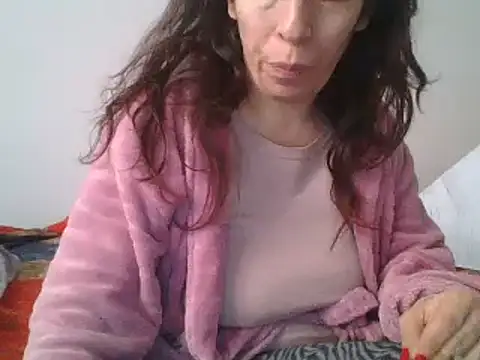 Snapshot of hairygirl80 chatting on February 10, 9:14 am hairygirl80 online show from February 10, 9:14 am