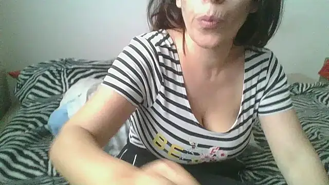 Snapshot of hairygirl80 chatting on September 9, 1:21 pm hairygirl80 online show from September 9, 1:21 pm