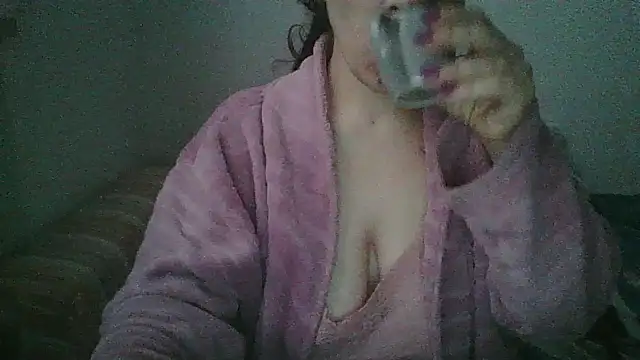 Snapshot of hairygirl80 chatting on November 9, 6:23 am hairygirl80 online show from November 9, 6:23 am