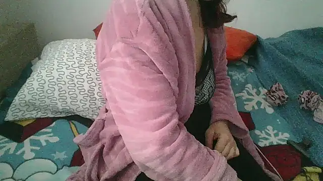 Snapshot of hairygirl80 chatting on November 18, 10:09 am hairygirl80 online show from November 18, 10:09 am