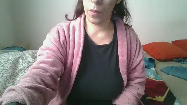 Snapshot of hairygirl80 chatting on January 15, 12:10 pm hairygirl80 online show from January 15, 12:10 pm