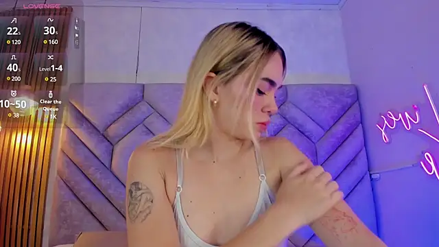 Lucy Vega online show from December 18, 12:07 pm