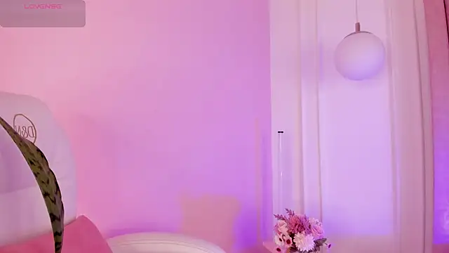 Lucy Vega online show from October 30, 4:14 am