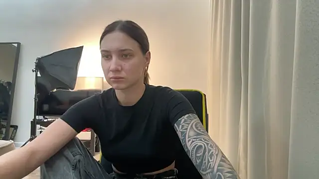 AnneBall online show from December 13, 4:49 pm