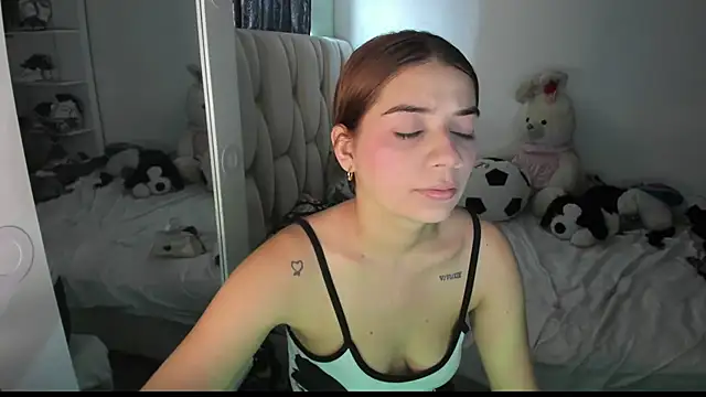 Snapshot of KittyKlum chatting on July 29, 5:00 pm KittyKlum online show from July 29, 5:00 pm