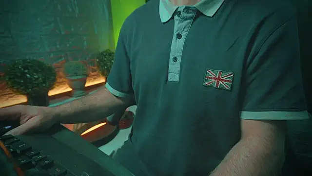 Snapshot of alex-volo chatting on February 2, 1:12 am alex-volo online show from February 2, 1:12 am