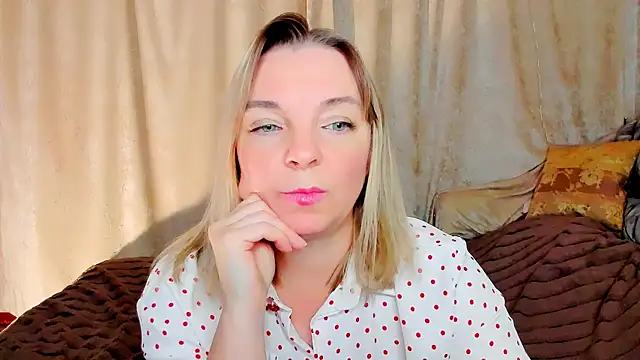 Regina  blue online show from December 4, 3:10 pm