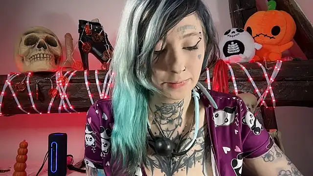 coyemoo online show from November 3, 11:00 am