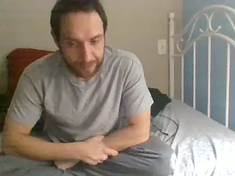 Snapshot of SmokingSloth chatting on February 20, 5:23 am SmokingSloth online show from February 20, 5:23 am